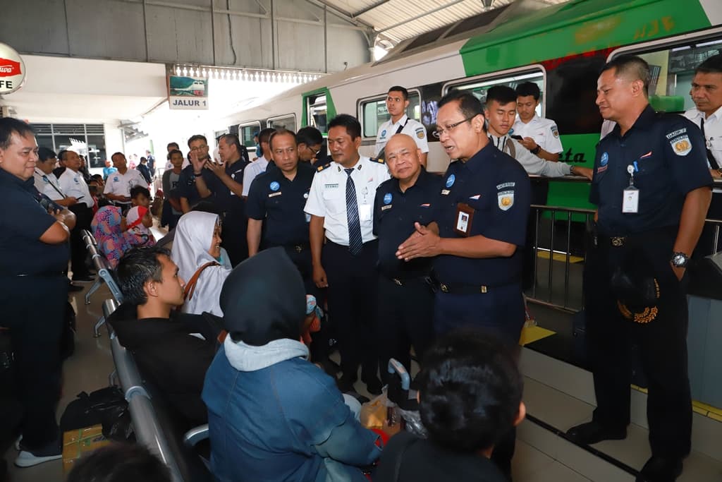 KAI Jalankan Kereta Inspeksi Untuk Menghadapi Angkutan Natal 2018 dan Tahun Baru 2019