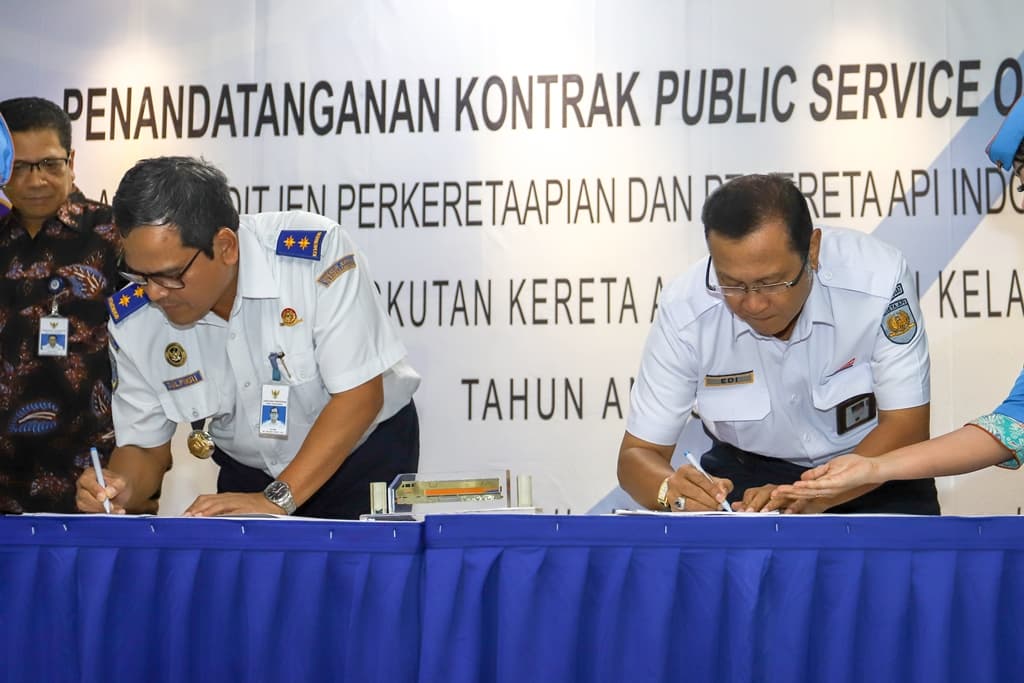 KAI Tandatangani Kontrak PSO 2019 dengan Ditjenka Kemenhub
