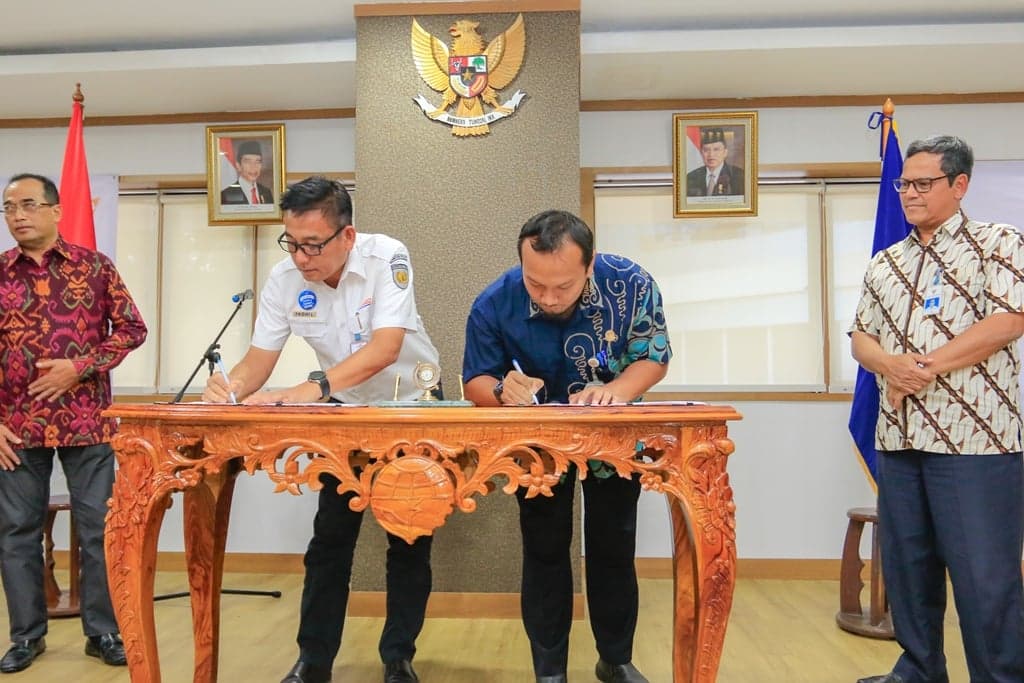 KAI-Kemenhub Tandatangani Kontrak IMO dan Angkutan KA Perintis