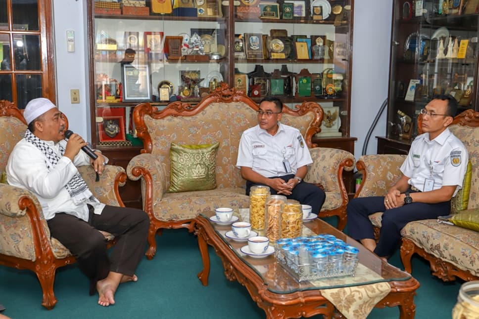 Melalui CSR, KAI Bantu Kembangkan Ponpes Suryalaya