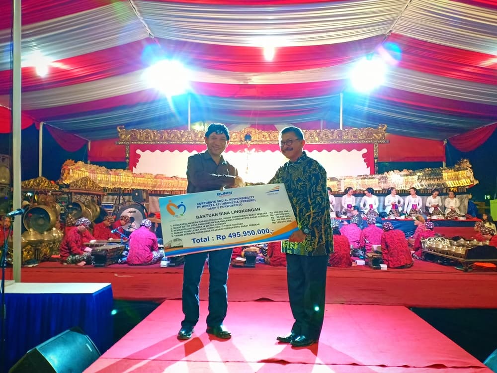 KAI Salurkan Dana CSR untuk Beberapa Wilayah di Banyumas