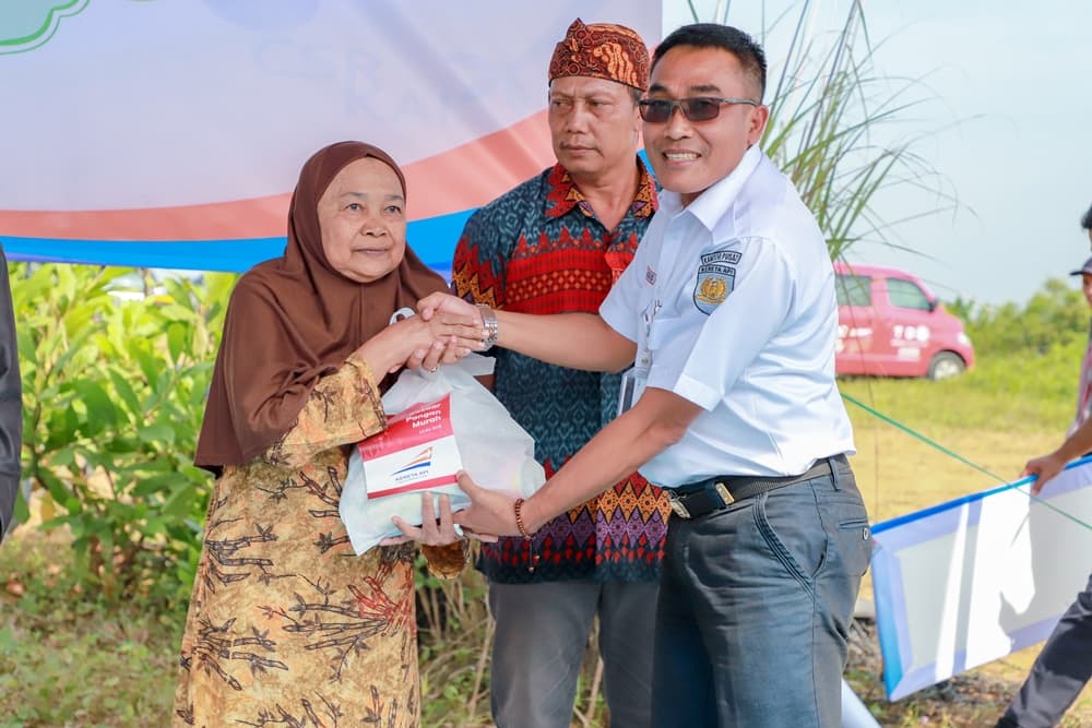 KAI dan PT Pilar Sinergi BUMN Gelar Bazar Sembako Murah