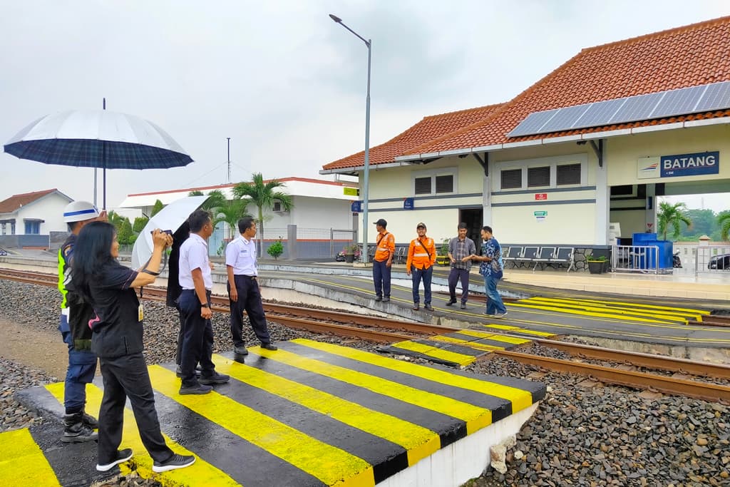 KAI Gunakan Energi Surya Pertama Kali di Stasiun Batang