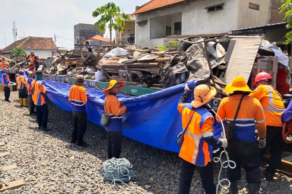 Ayo Rek, Bersih-Bersih Kota Surabaya