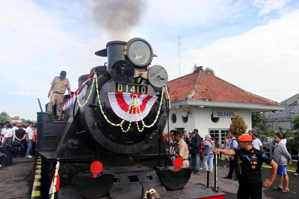 KAI Resmikan Operasional Lokomotif Uap D1410