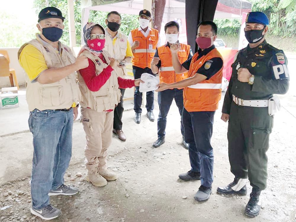 Divisi Regional II Sumbar Salurkan Masker Untuk Petugas Medis dan Masyarakat