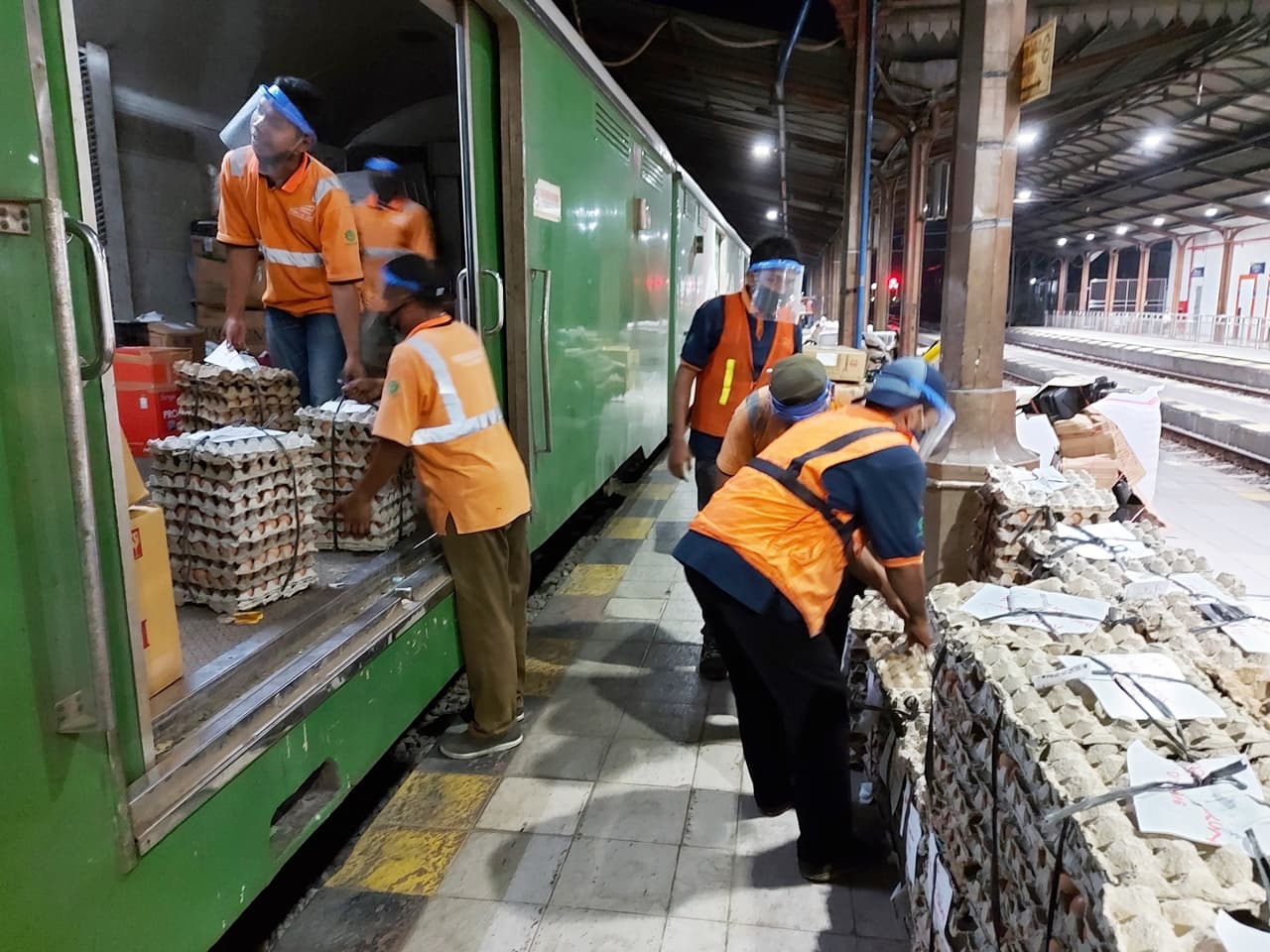 Rail Express Jadi Solusi Efisien Pilihan Petani Madiun