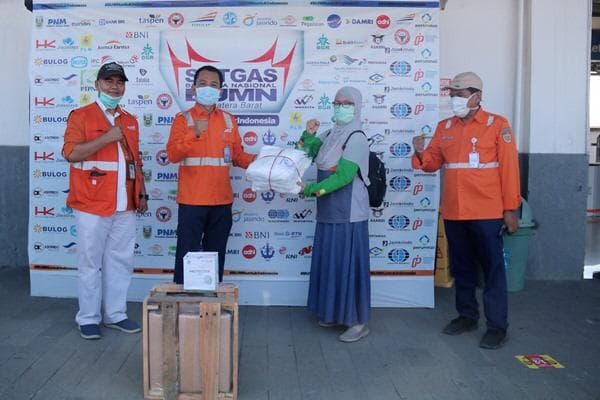 Divre II Salurkan Bantuan Satgas Bencana Nasional BUMN Provinsi Sumbar