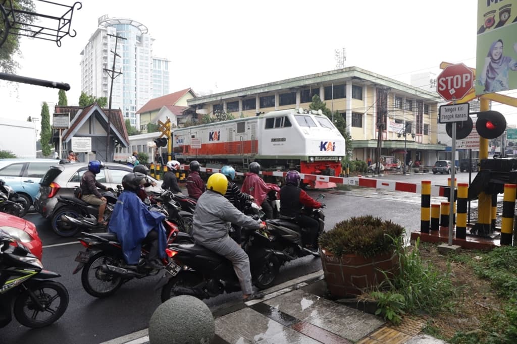 Bersama-sama Ciptakan Keselamatan di Perlintasan Sebidang