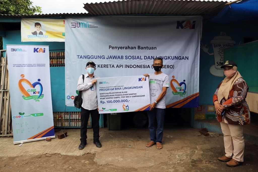 KAI Salurkan Bantuan untuk Pelestarian Lingkungan dan UMKM