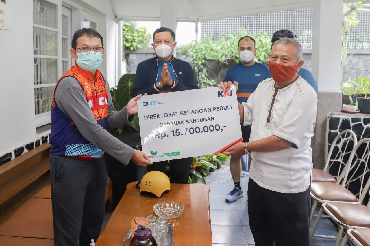 Pegawai KAI Serahkan Bantuan Rp15.700.000 Kepada Panti Asuhan Tambatan Hati