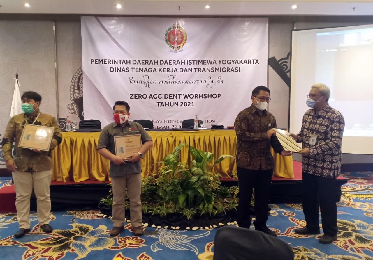 KAI Daerah Operasi 6 Yogyakarta Terima Penghargaan Program Pencegahaan dan Penanggulangan Covid-19