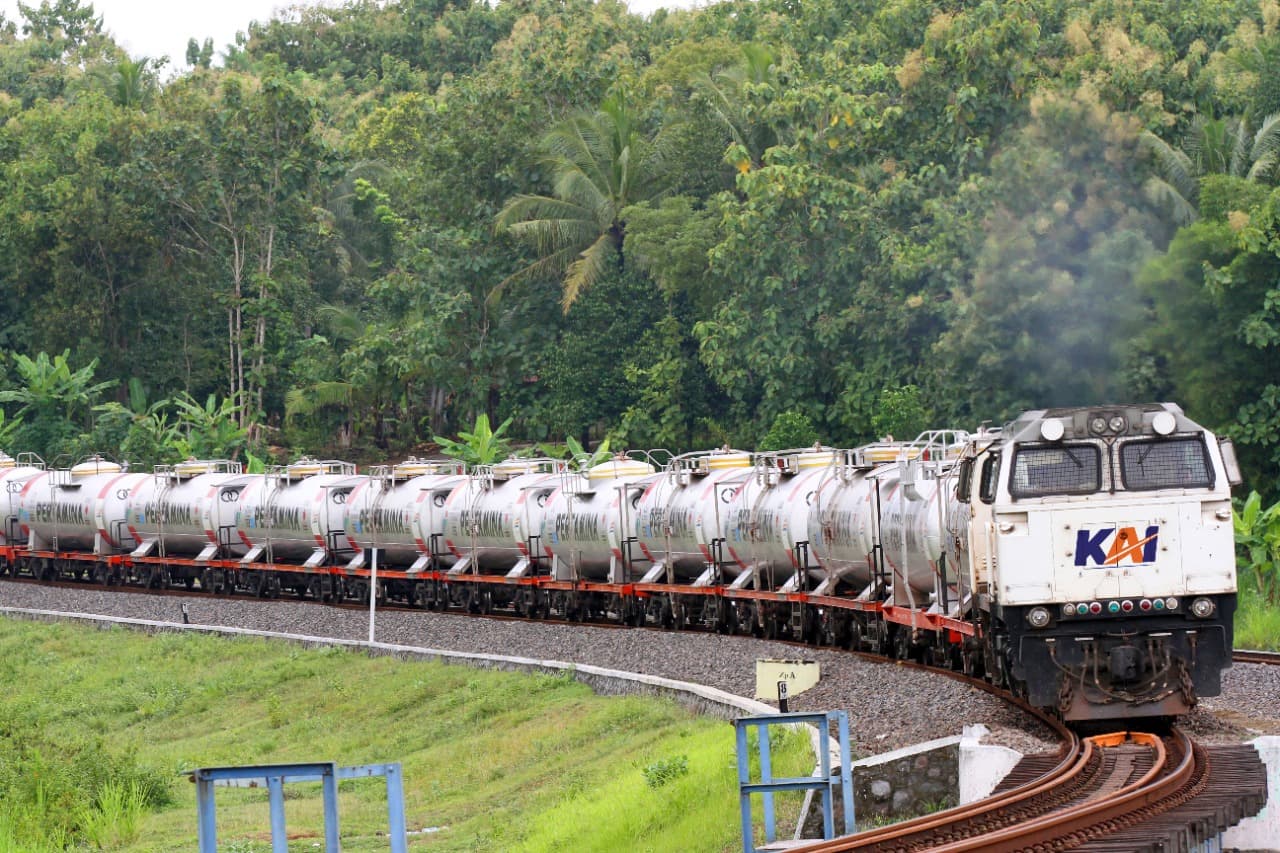 Angkut LNG dengan Kereta Api, KAI Berkolaborasi dengan PGN