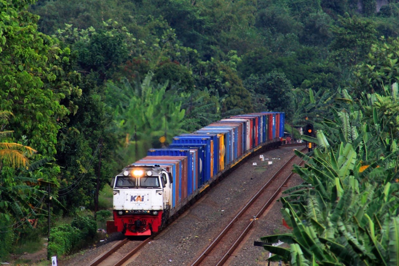 KAI Gratiskan Angkutan Oksigen Sebanyak 122 Ton untuk Penanganan Covid-19