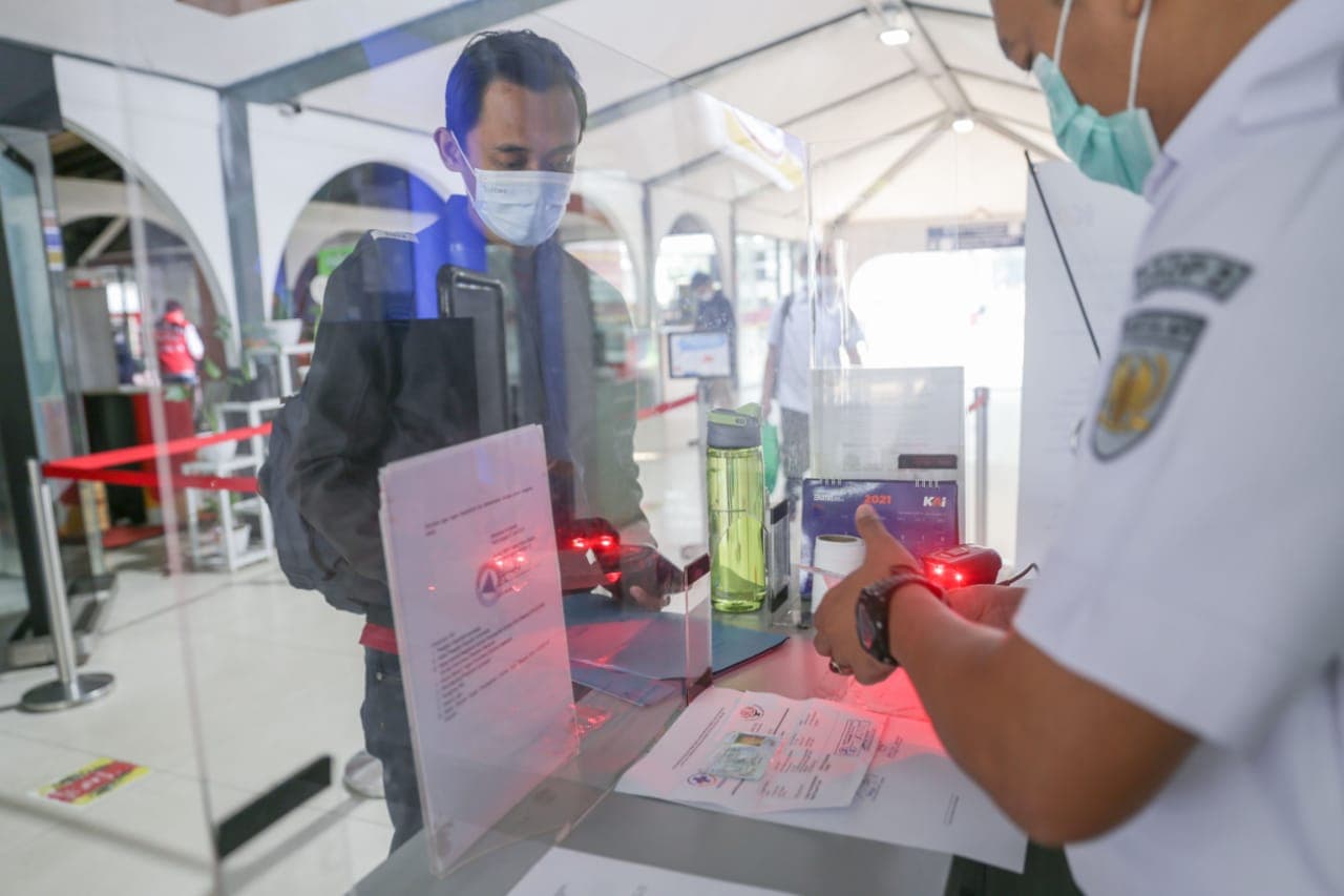 KAI Telah Integrasikan Aplikasi Peduli Lindungi dengan Sistem Boarding Dukung Rencana Pemerintah