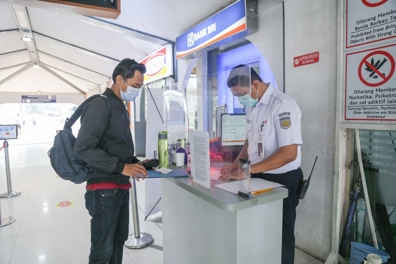 Pada Masa Pandemi Covid-19 Protokol Kesehatan Naik Kereta Api