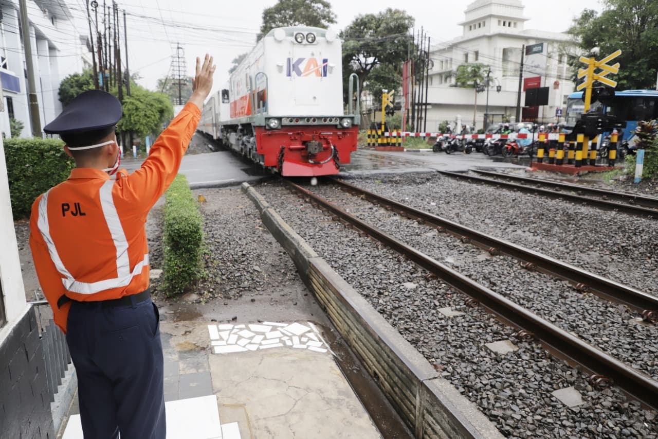 Disiplin Berlalu Lintas, Kunci Selamat di Pelintasan Sebidang
