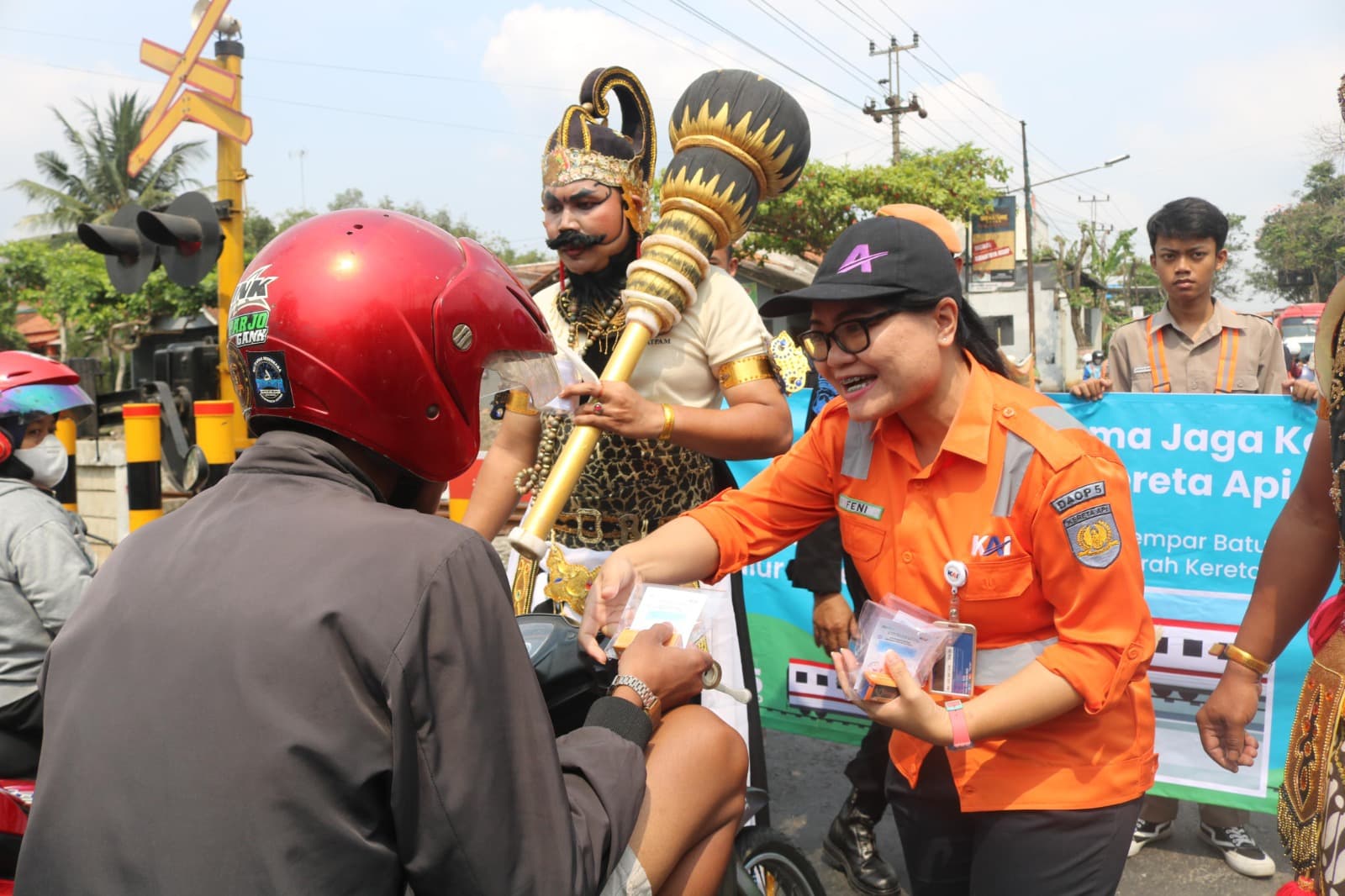 Maknai Sumpah Pemuda, KAI Rangkul Generasi Muda Wujudkan Keselamatan di Pelintasan Kereta