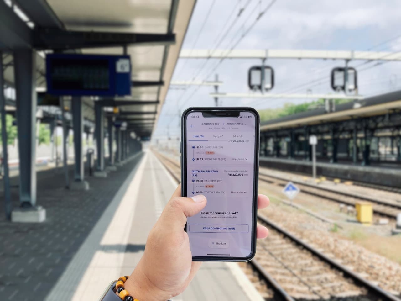 Tiket Kereta Api Tidak Tersedia? Pakai Connecting Train Aja!