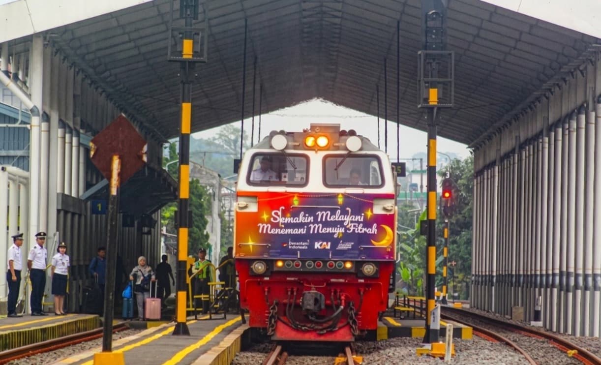 Perjalanan Lebih Berkesan, KAI Hadirkan Livery Lebaran dan Dekorasi Ramadan di Kereta serta Stasiun