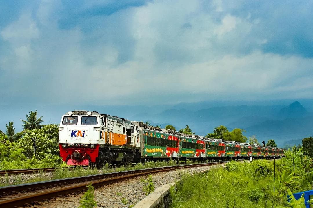 Mudik Nyaman, Lingkungan Tetap Terjaga: Jejak Keberlanjutan KAI Jaga Ekosistem Transportasi di Tengah Lonjakan Lebaran
