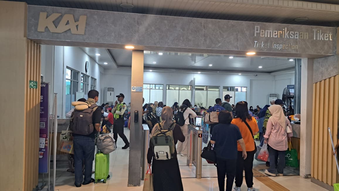 Arus Balik Meningkat, Penjualan Tiket KA Jarak Jauh Capai 101,2 Persen dari Kapasitas Lebaran