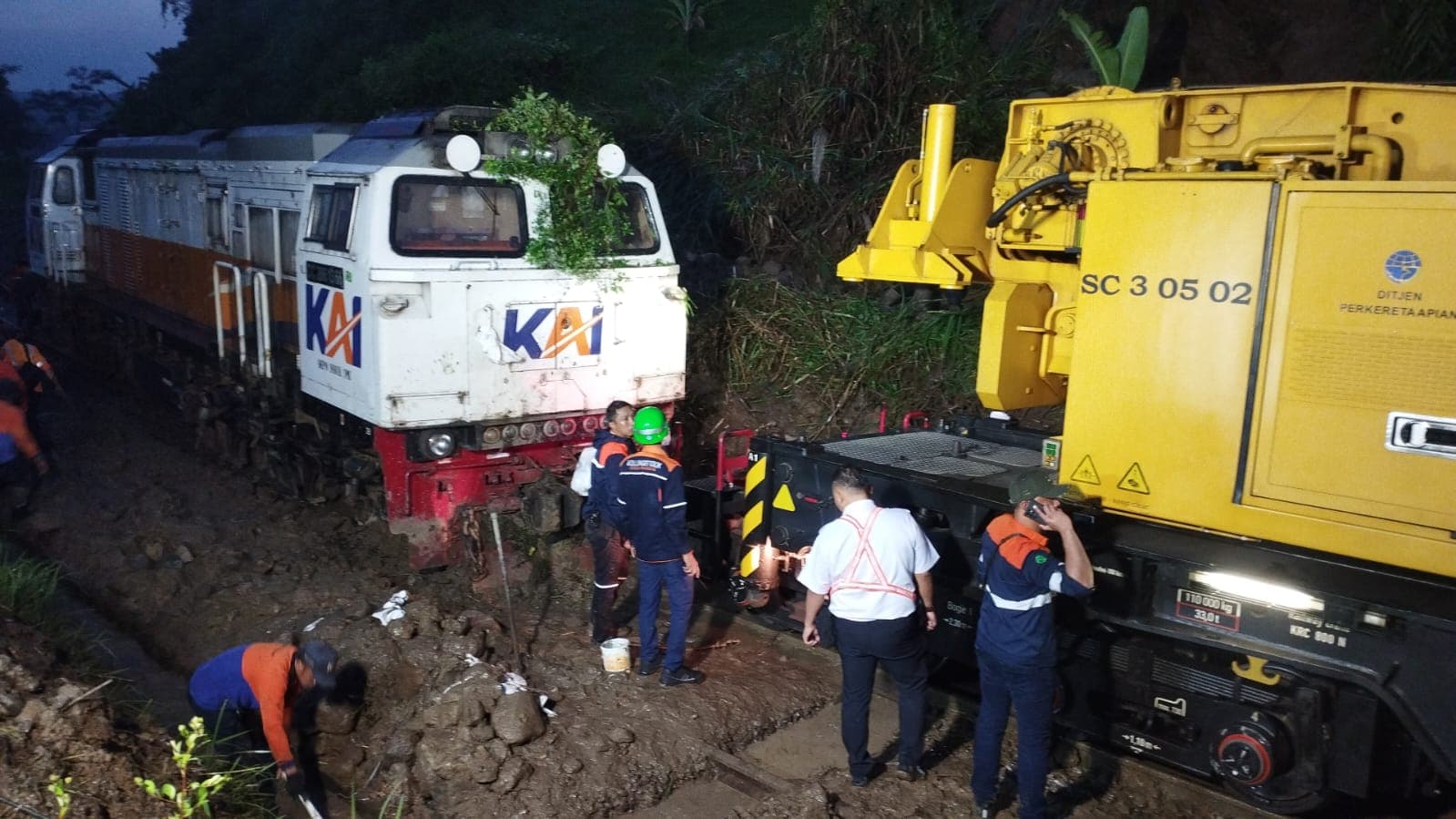 Perjalanan Kereta Api di Lintas Maswati–Sasaksaat Kembali Normal