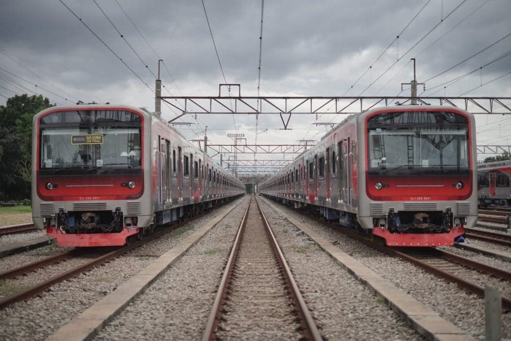 Elektrifikasi Jalur Perkuat Layanan Urban di Rangkasbitung, Bogor, dan Cikarang Line