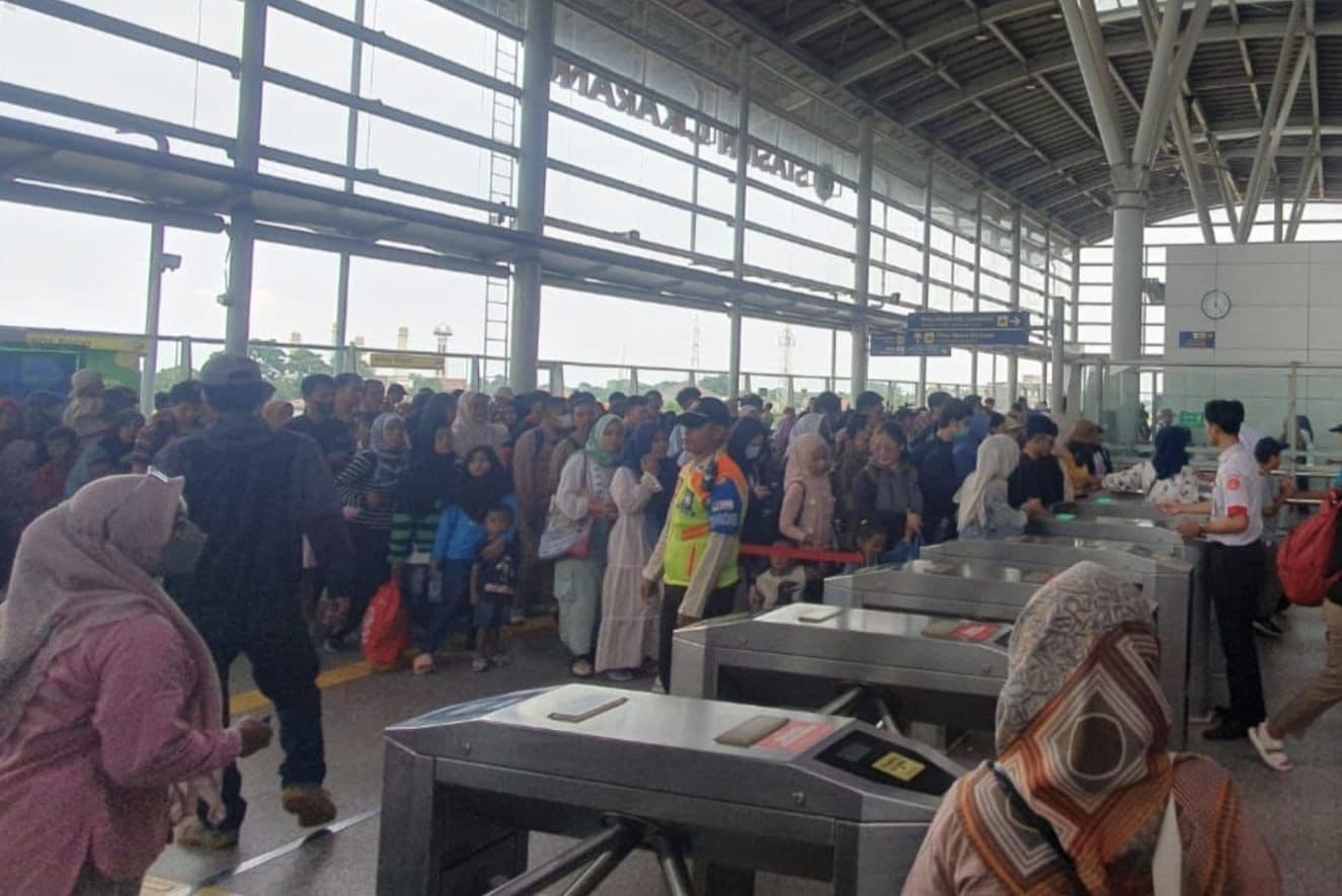 Cikarang Line Terus Bertumbuh, Perluasan Elektrifikasi ke Cikampek Jadi Jawaban Kebutuhan Perjalanan Masyarakat