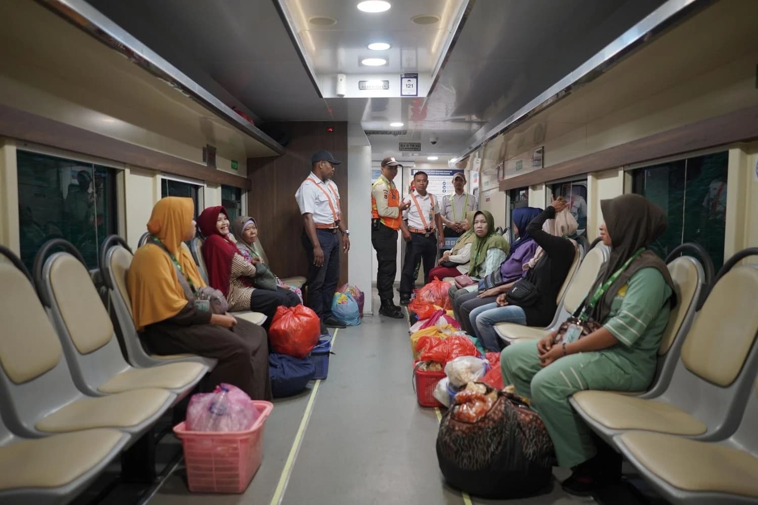 35.843 Pelanggan Pilih Kereta Petani dan Pedagang, Perjalanan Makin Mudah, Ekonomi Lokal Makin Tumbuh