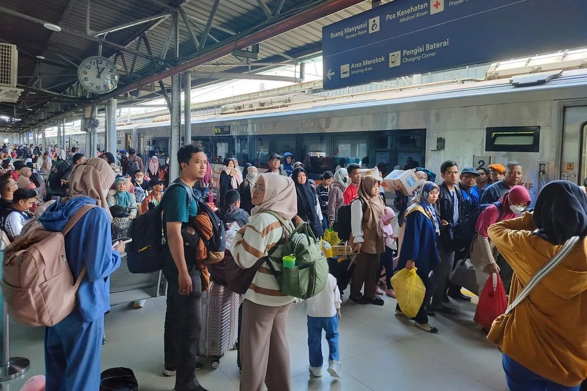 Banjir Meluas di Sejumlah Titik, KAI Lakukan Rekayasa Pola Operasi dan Pembatalan 38 Perjalanan KA