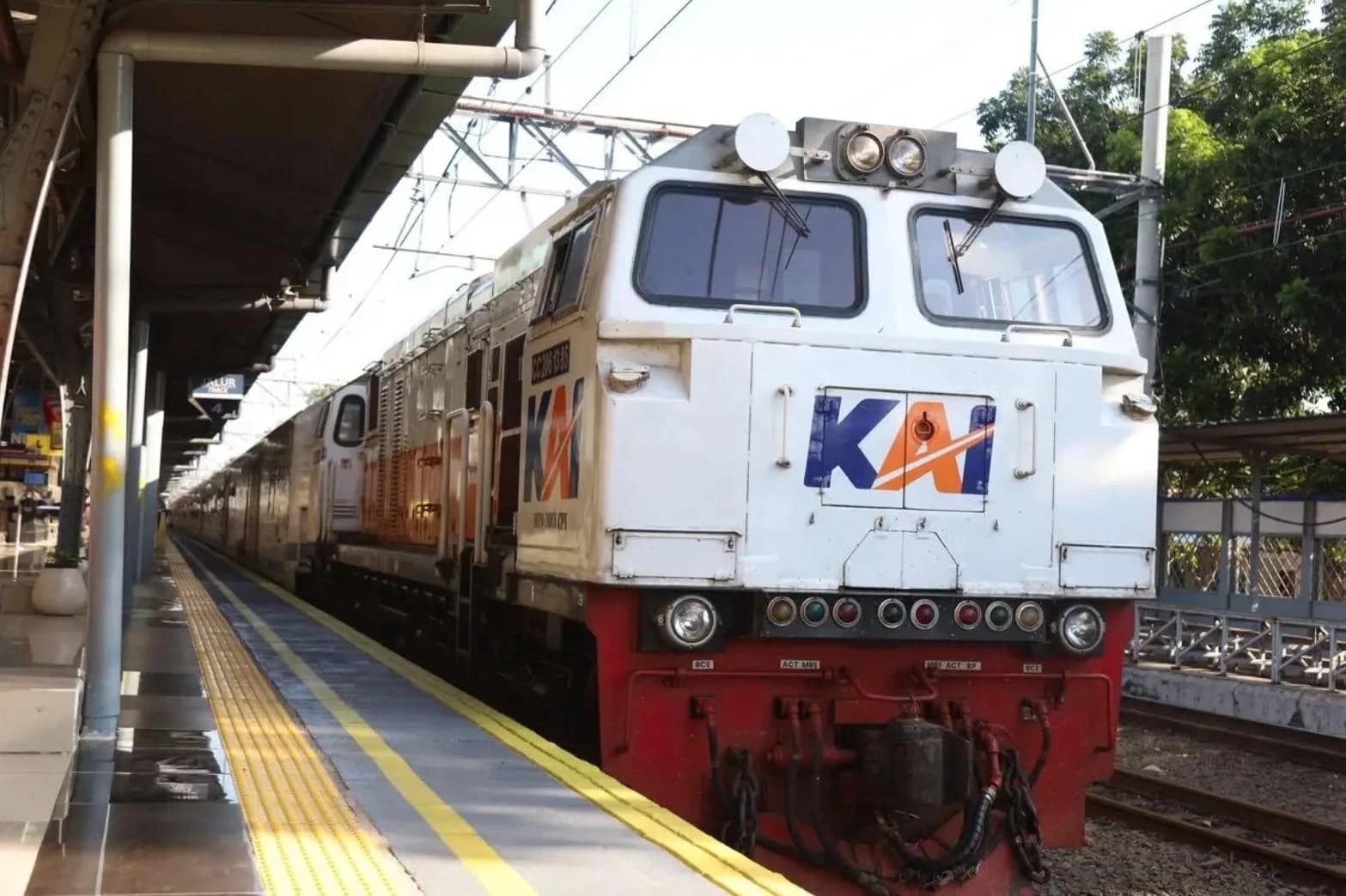 Melaju 1.031 Kilometer, KA Blambangan Ekspres Jadi Penghubung Panjang Pariwisata Jakarta hingga Banyuwangi