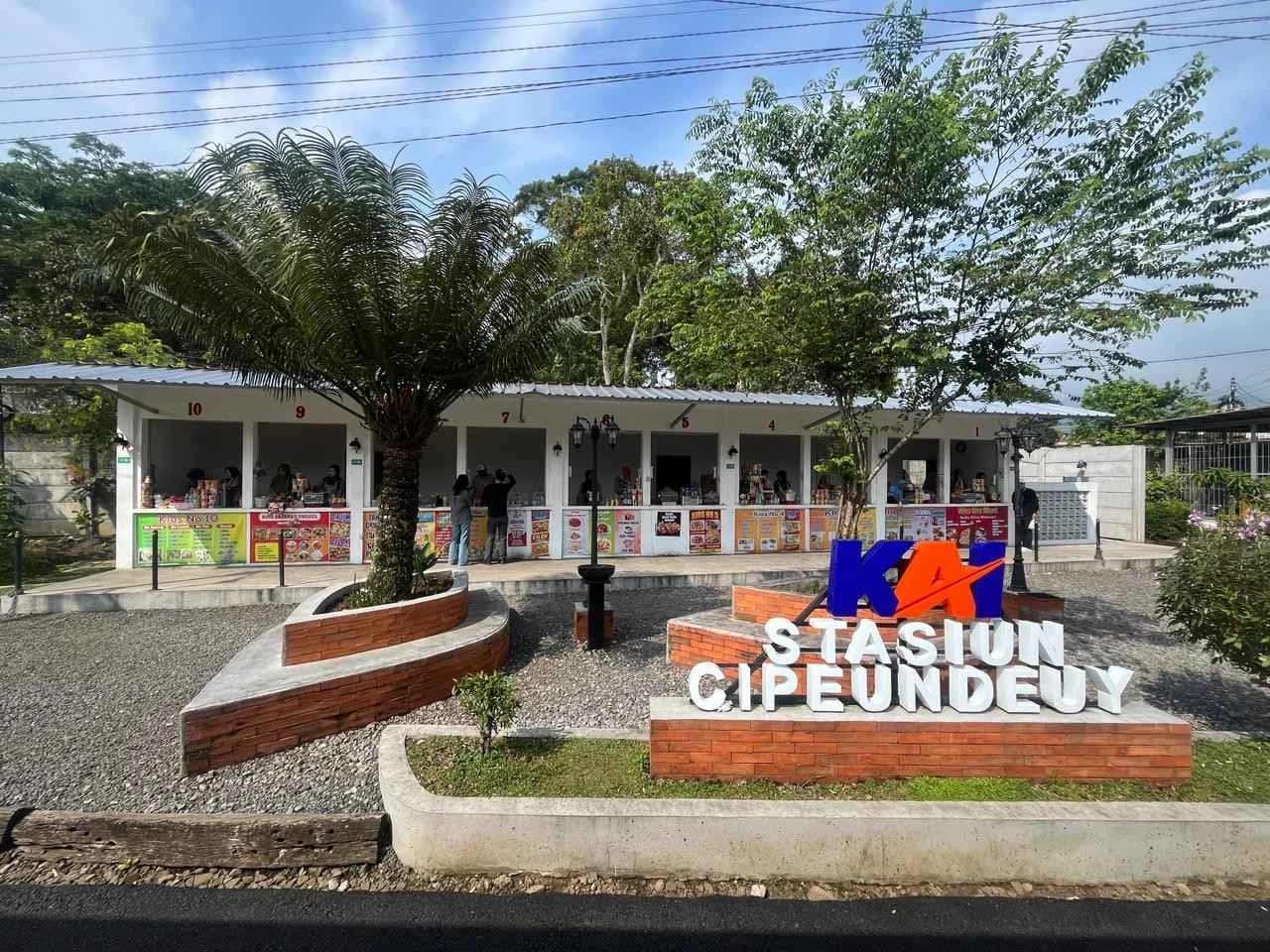 Mobilitas Meningkat, KAI Perluas Akses Usaha bagi UMK di Area Stasiun