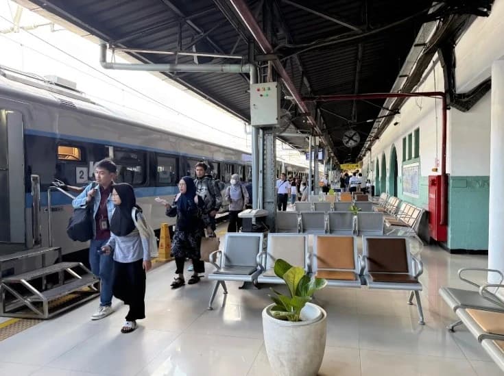 Kereta Ekonomi Kerakyatan Layani 4.372 Pelanggan pada Awal Masa Angkutan Lebaran