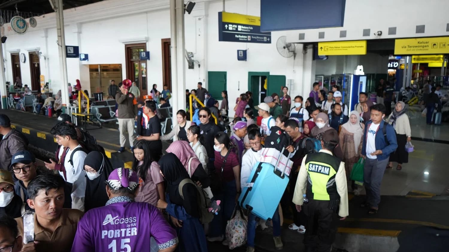 Arus Balik Masih Tinggi, Penjualan Tiket Lebaran Tembus 104,7 Persen