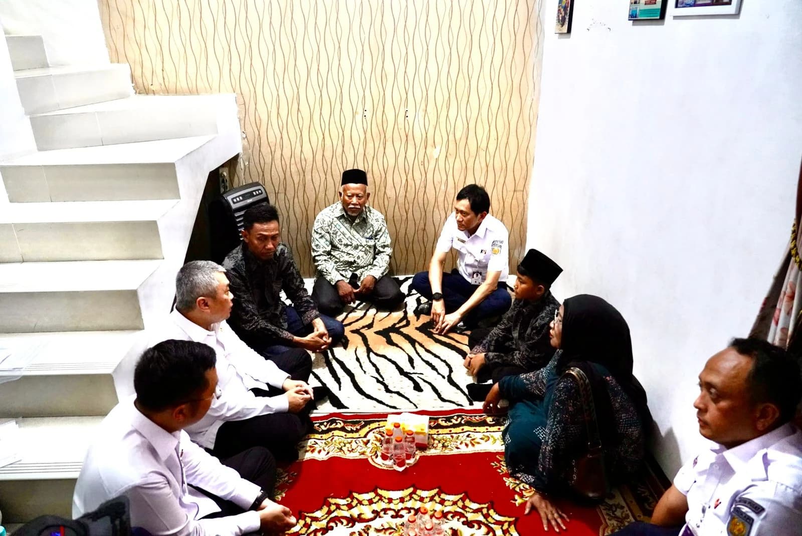 Menhub dan Dirut KAI Takziah ke Rumah Duka Korban Bekasi Timur, Pastikan Investigasi Menyeluruh