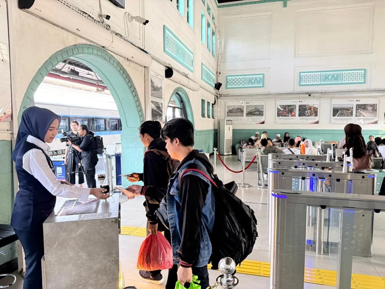 Operasional KA Jarak Jauh Berangsur Pulih, Hampir Seluruh Perjalanan Berjalan Tepat Waktu