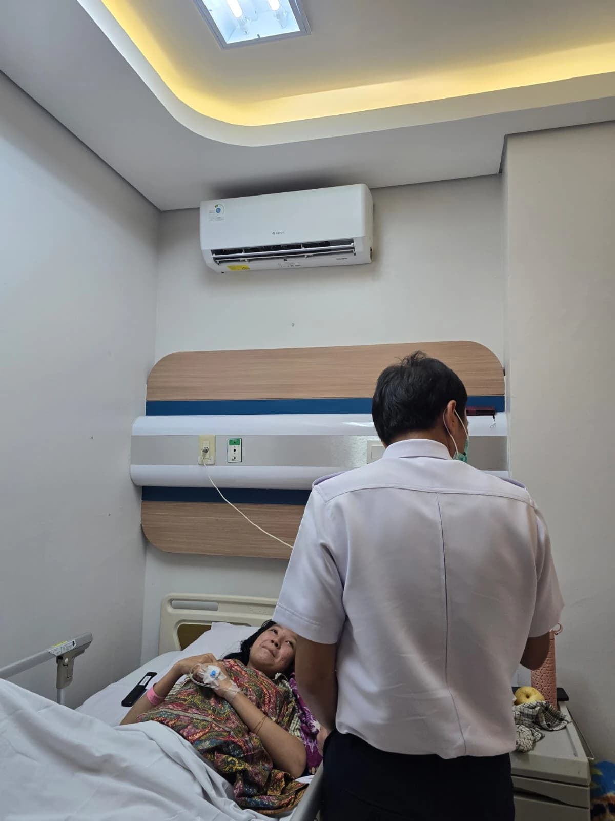 Dirut KAI Cek Operasional KRL dan KA Jarak Jauh serta Pastikan Penanganan Pelanggan di Rumah Sakit Terlayani dengan Baik