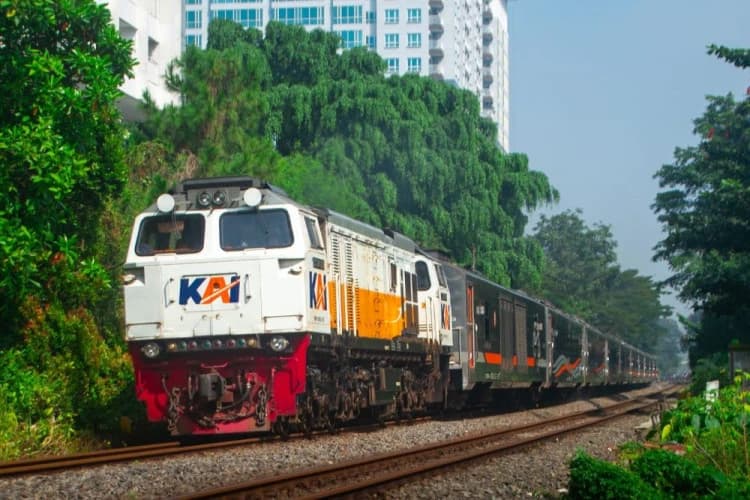 172,3 Juta Pelanggan dalam Empat Bulan, Transportasi Rel Kian Menjadi Penopang Mobilitas Nasional