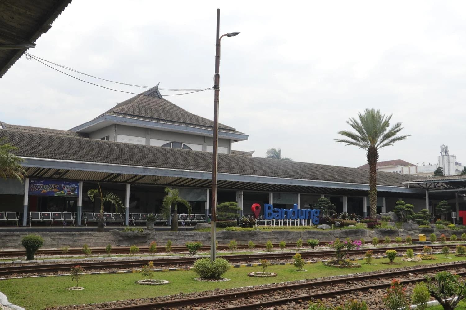 Bandung Jadi Magnet Long Weekend, Mobilitas Kereta Api di Jawa Barat Terus Meningkat