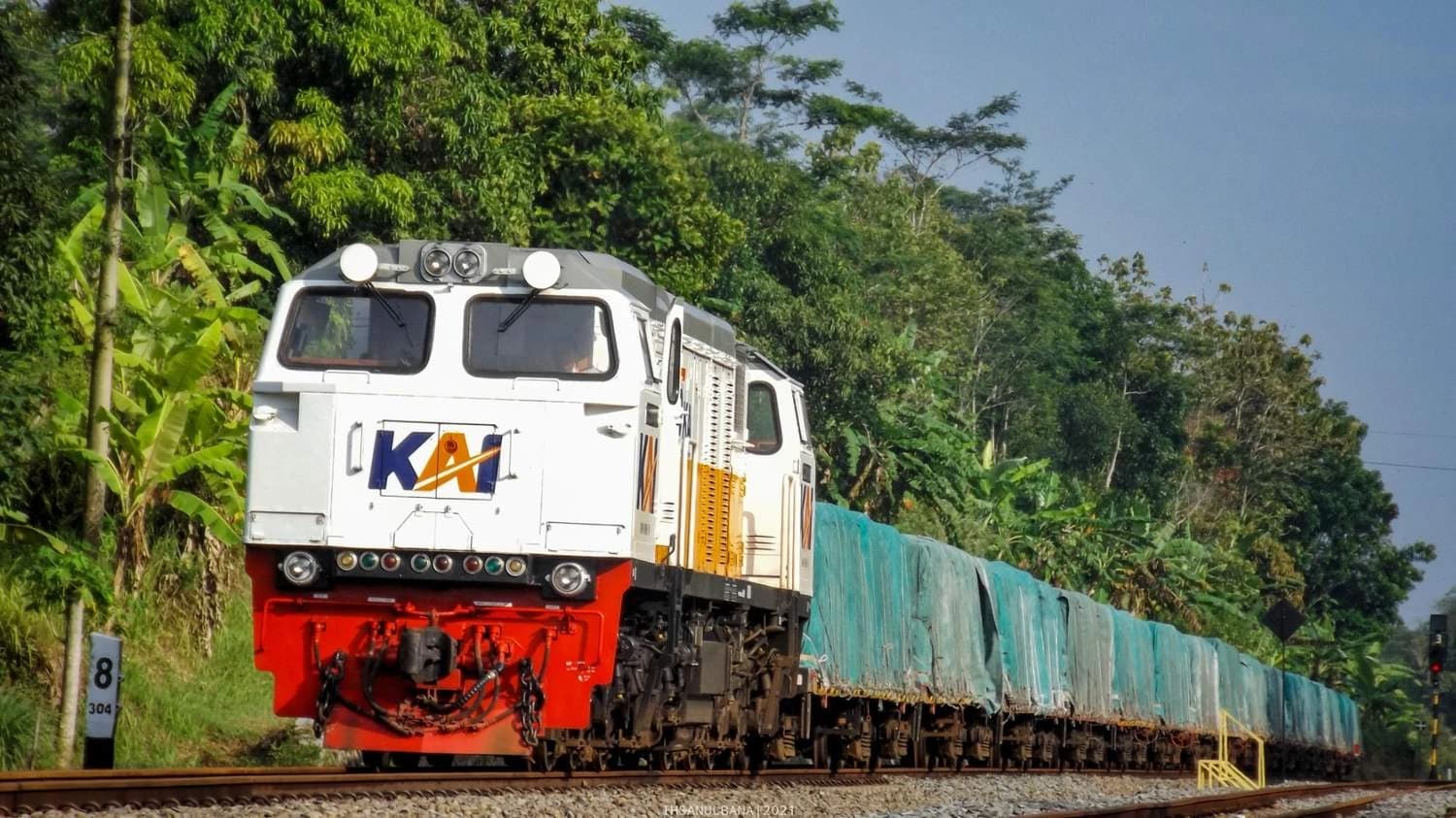 Angkutan Semen dan Klinker KAI Capai 752 Ribu Ton, Dukung Distribusi Material Pembangunan Nasional
