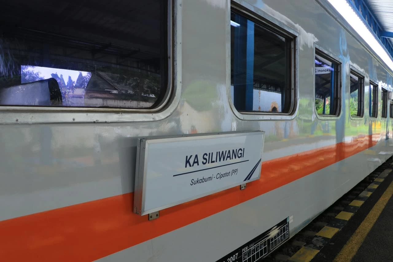 Dari Sukabumi hingga Cipatat, KA Siliwangi Jadi Teman Perjalanan Ribuan Warga Setiap Hari