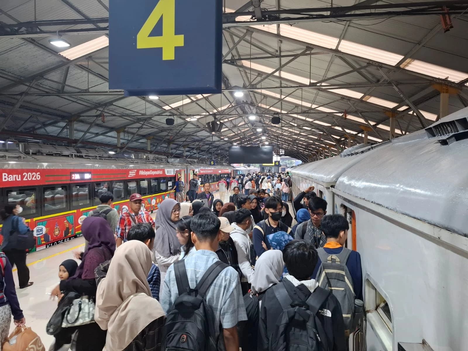 Mobilitas Antarwilayah Menguat, Penjualan Tiket Nataru KAI Tumbuh 10,86 Persen