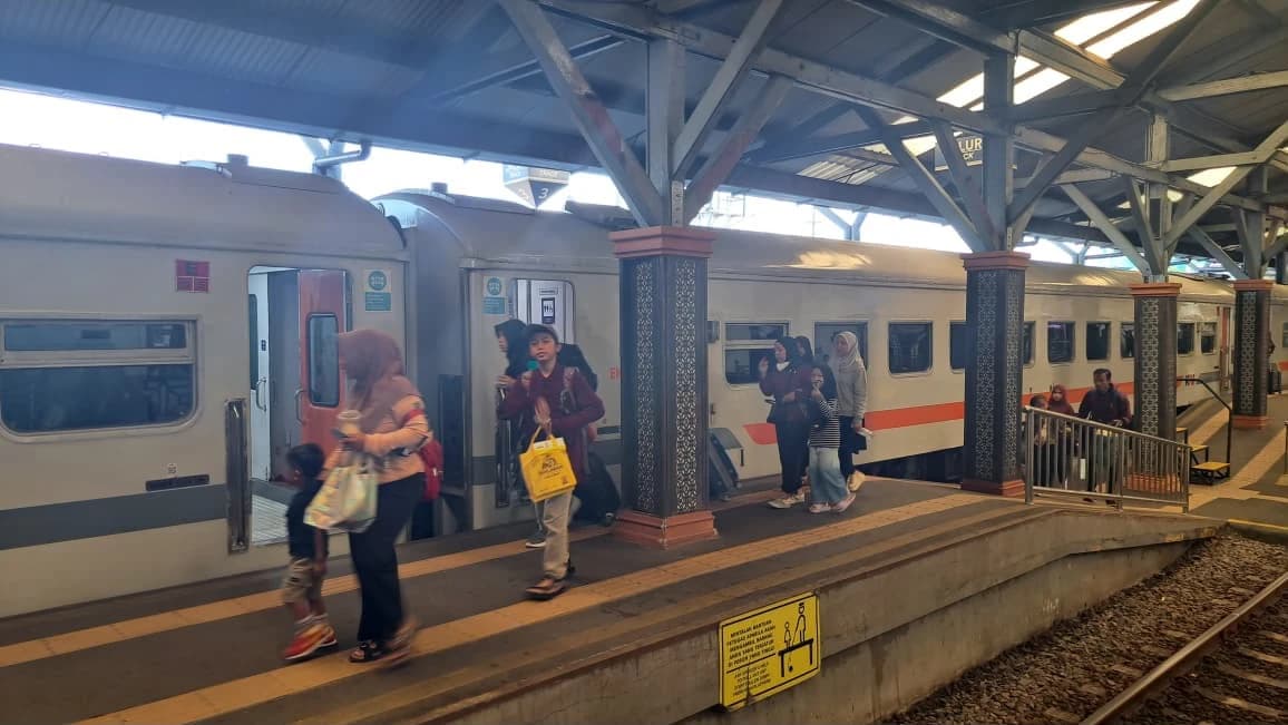KAI Layani 10 Juta Pelanggan Commuter Line Area VIII Surabaya hingga Juli 2026
