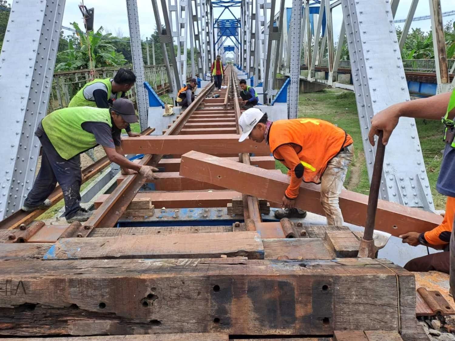 KAI Kembangkan Perawatan Rel yang Makin Ramah Lingkungan